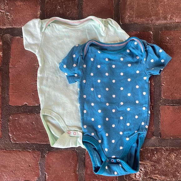 *Bundle* 4 Cloud Island Girl Onesies : 6-9 months - Picture 2 of 4